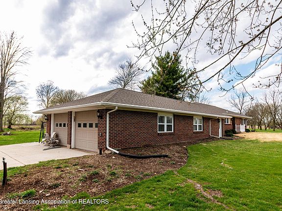 3rd image of 3604 S Dewitt Rd