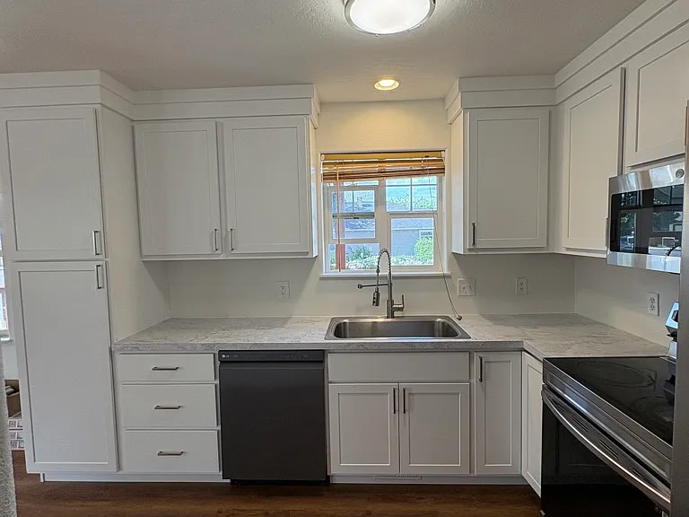 2029 W Kent Ave — Photo 7