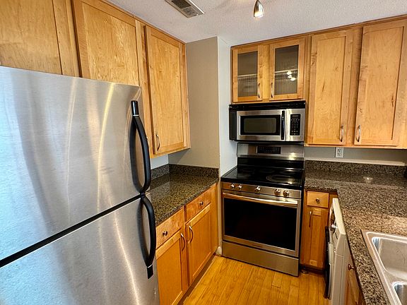 2nd image of 5330 Pershing Ave APT 304