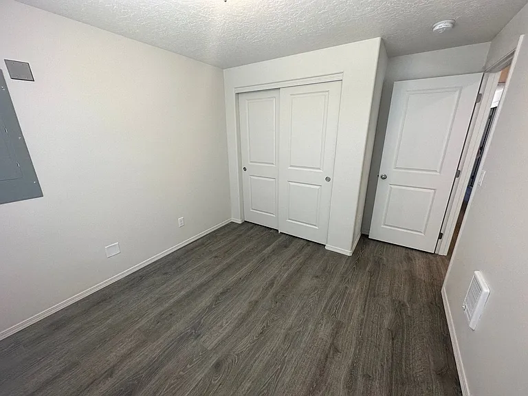 805 NE Lafayette Ave — Photo 10