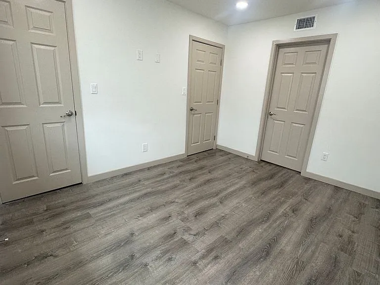 115 W Cypress St — Photo 7