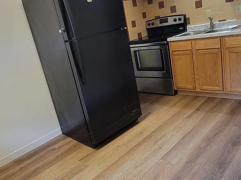 1503 Hobart Ave #6 — Photo 3