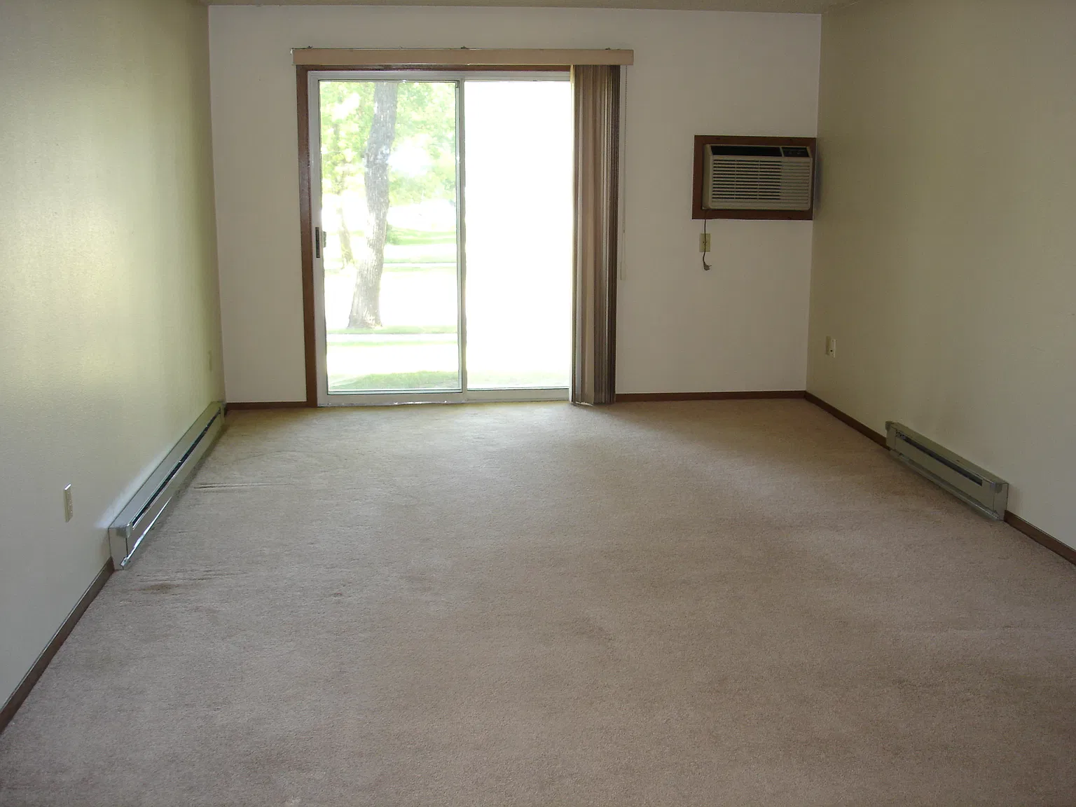 2 bed, 850 sqft, $1,025 — Photo 3