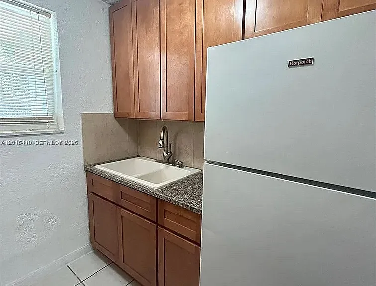 5814 NE 4th Ct #3 — Photo 5