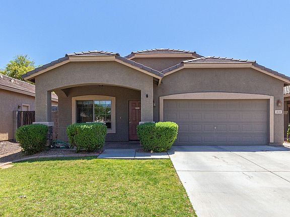3rd image of 1419 W Brangus Way