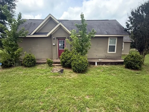 690 S Center St, Buffalo, TX 75831