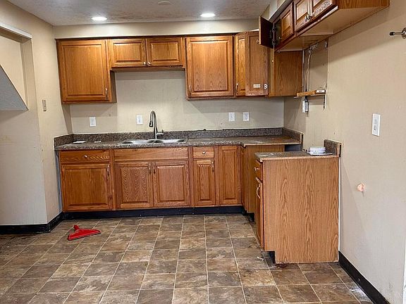 2nd image of 660 Cherry Hollow Rd #E