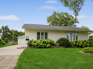 226 E Streamwood Blvd, Streamwood, IL