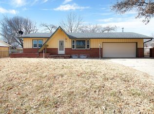 321 S 1st St, Clearwater, KS 67026