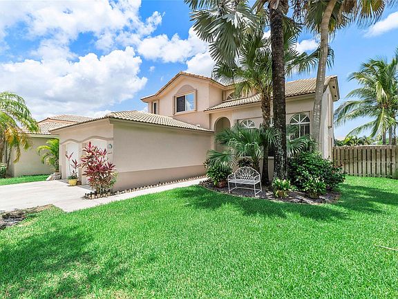 3rd image of 466 E Royal Cove Circle