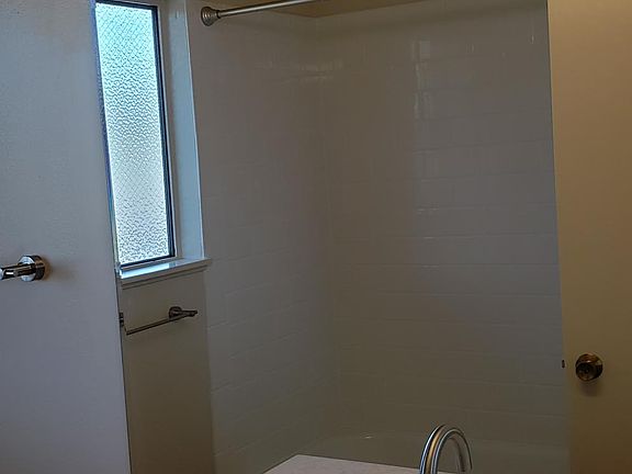5th image of 31 Circle Dr Unit F