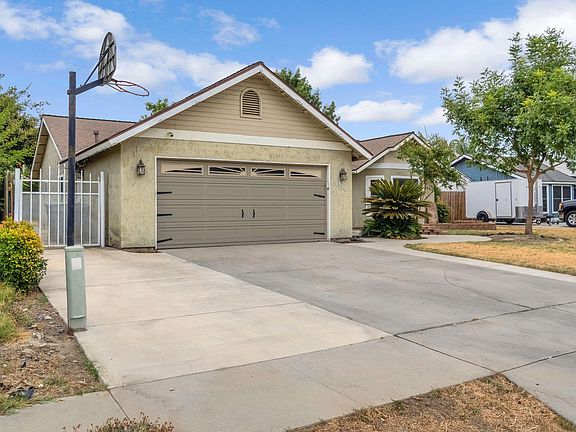 3rd image of 1350 Pine Drive
