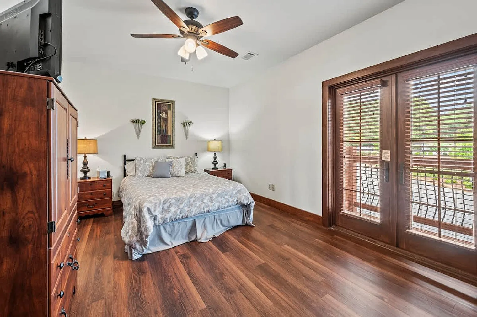 2 bed, 2.0 bath, 645 sqft, $4,845 — Photo 4