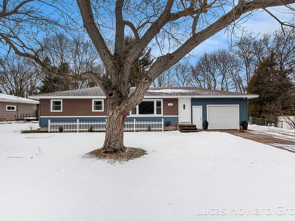 1st image of 1945 Lake Breeze Dr