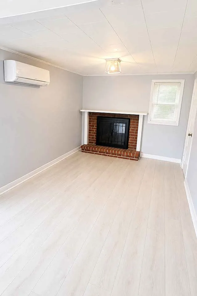 1 bed, 700 sqft, $2,300 — Photo 3