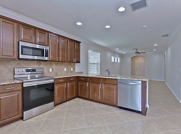 3rd image of 7808 Tuscany Woods Dr