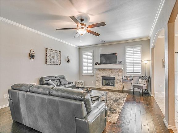 5th image of 18845 Rolling Hill Way