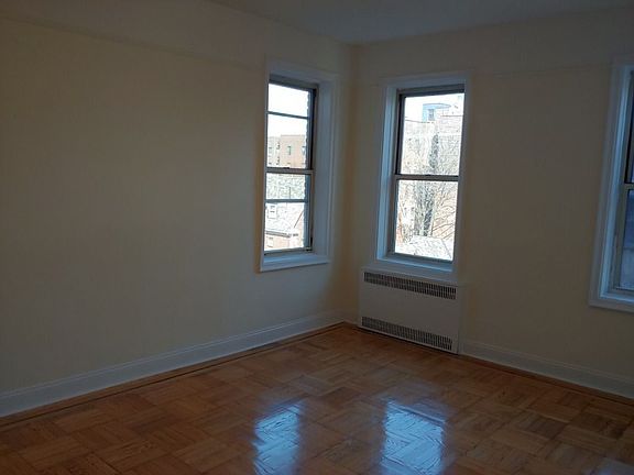 3rd image of 7415 35th Ave APT 3L