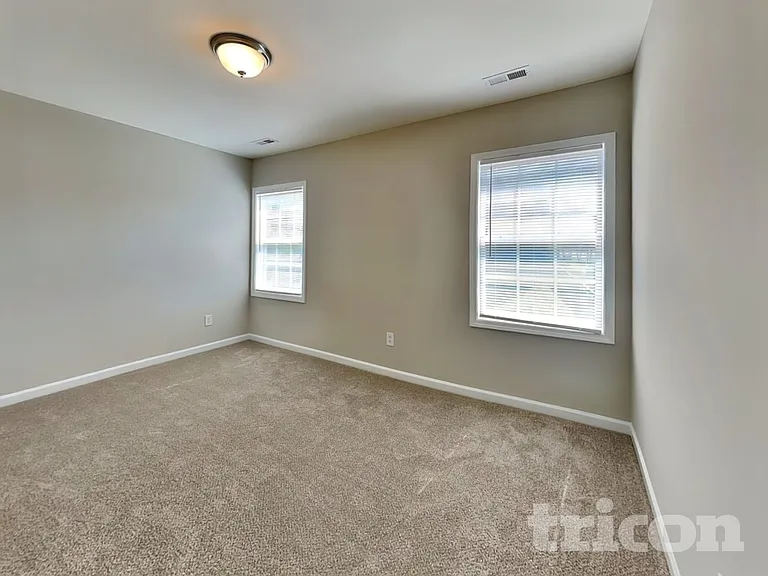 30 Rowan Dr — Photo 13