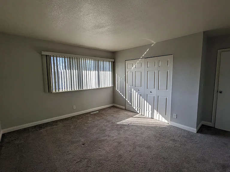 3489 Kenbrooke Ct #1 — Photo 5