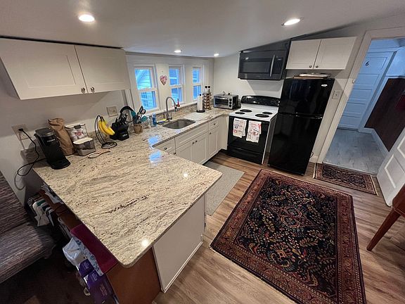 4th image of 1377 Creek Rd Unit 5