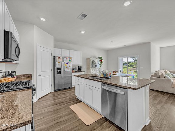 5th image of 1369 Clendon Circle