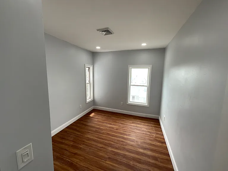 17 Pattison St #3 — Photo 7