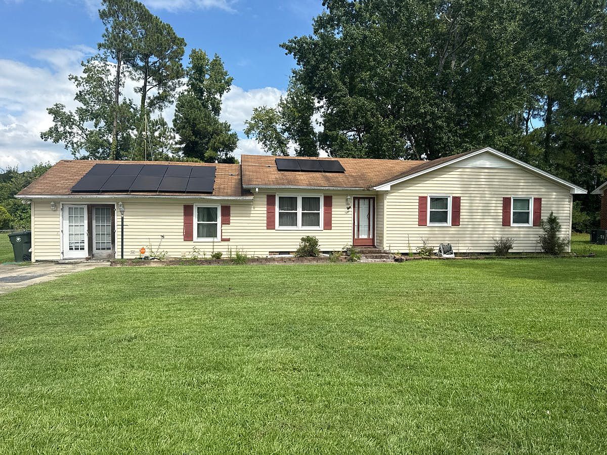 2022 Fieldcrest Rd E