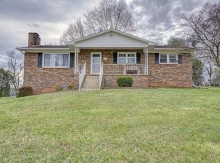 249 Sycamore Dr, Bluff City, TN 37618