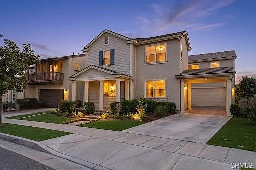 636 E Boxwood Ln — Photo 1
