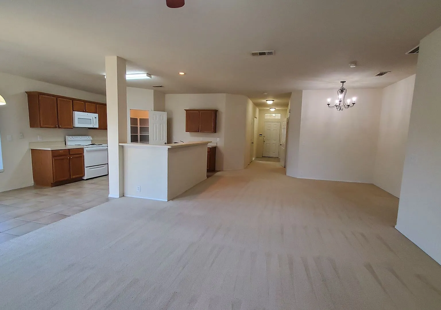 Great Home Ready Now! — Photo 2