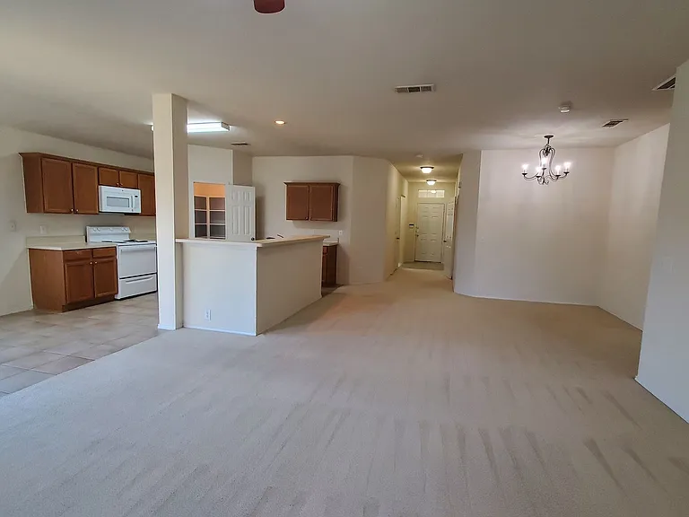 3021 Sawgrass Dr — Photo 2