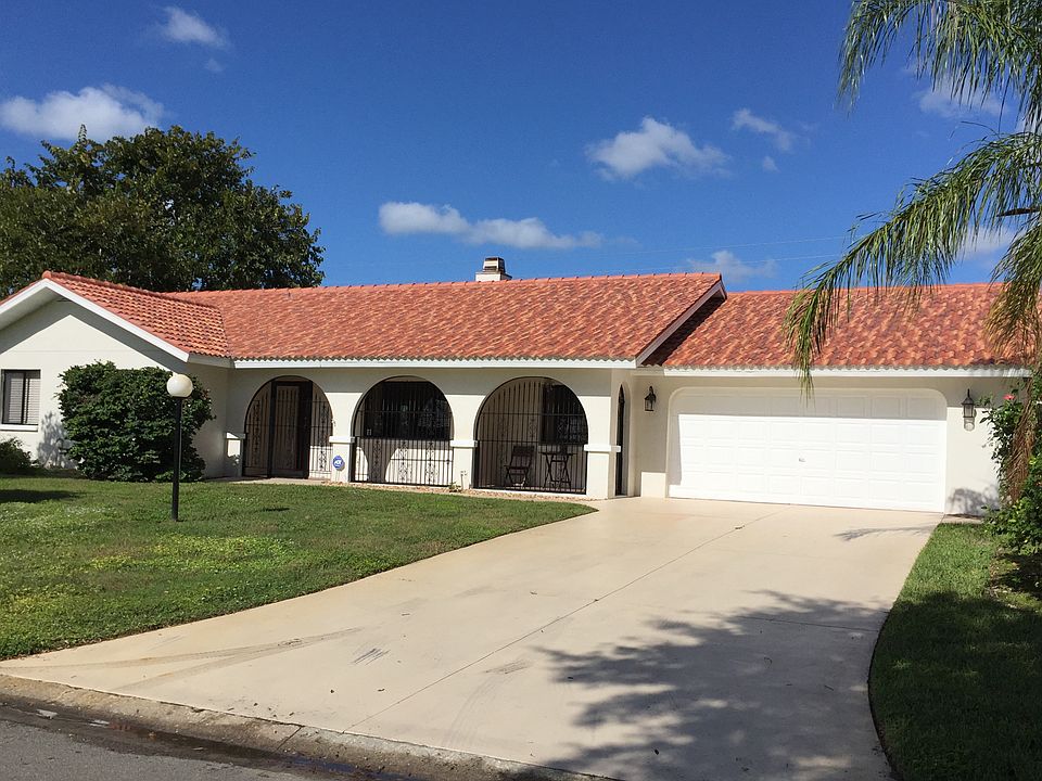 1st image of 431 N Rossetti Dr