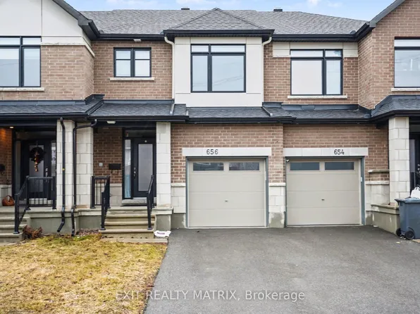 656 Putney Cres, Ottawa, ON K2S 2N7