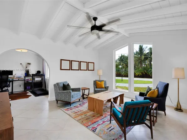 8860 SW 174th St, Palmetto Bay, FL 33157