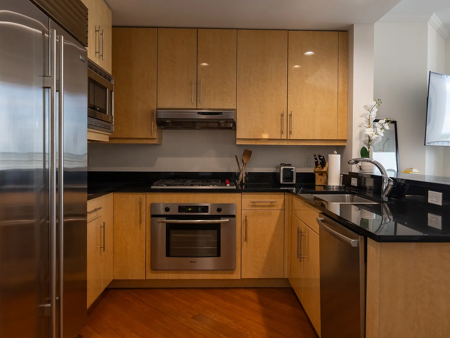 1 bed, 783 sqft, $3,950 — Photo 2