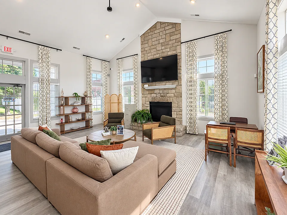 Enclave at Albany Park