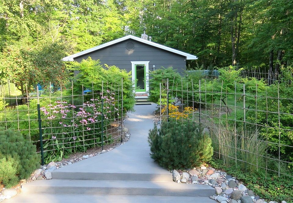 1st image of 15051W Wintergreen Lane