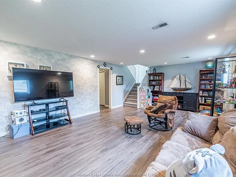 2595 California Ave — Photo 15