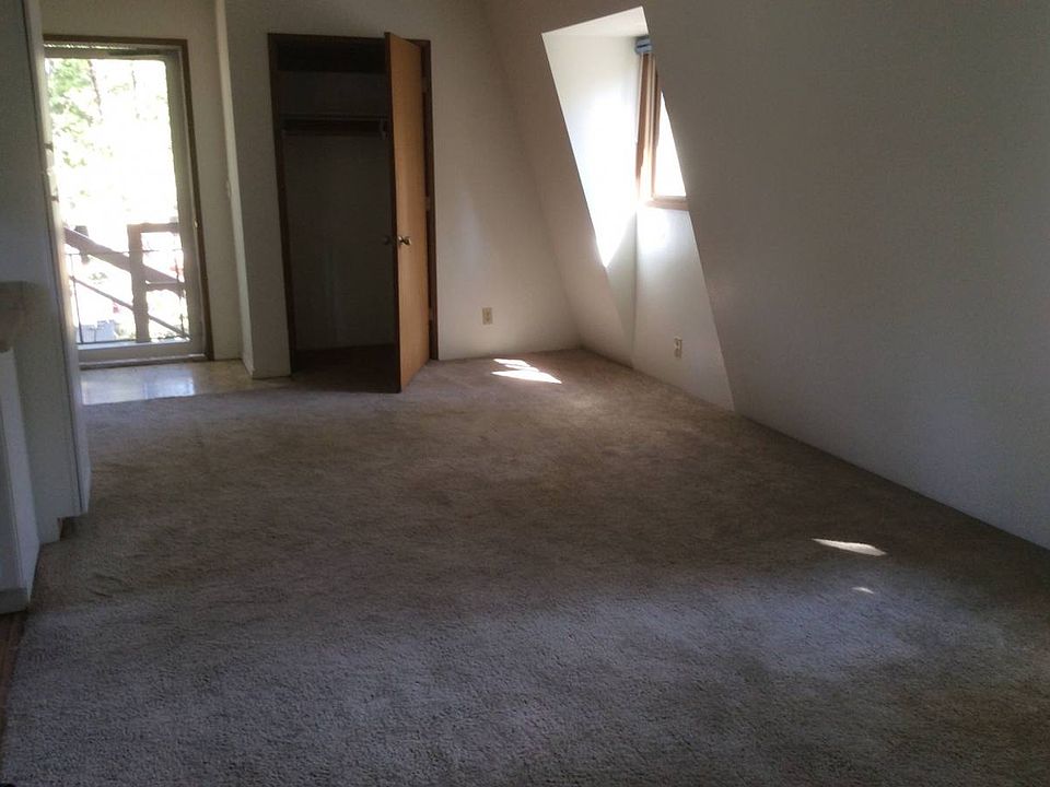 2nd image of 5815 Fickett Ln