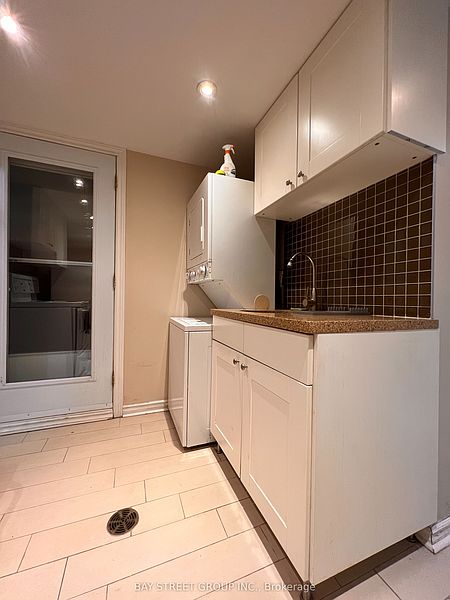 Toronto House for rent - 5 Bedrooms — photo 11