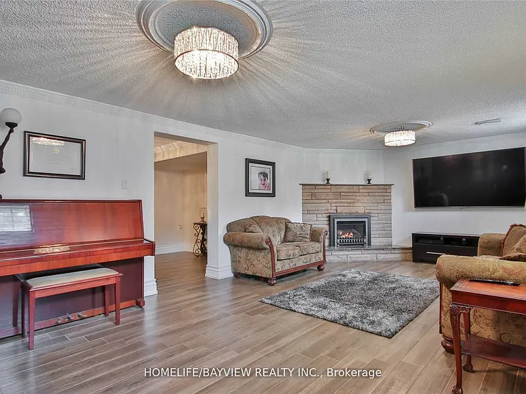 72 Keegan Cres — Photo 7