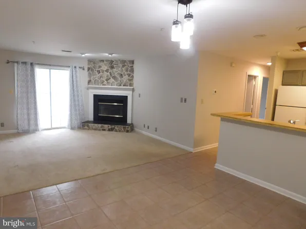 200 Dover Pl APT 202, Stafford, VA 22556