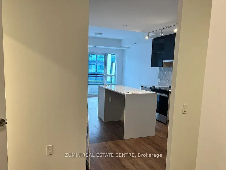 395 Dundas St W #619 — Photo 8