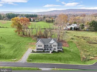 14863 Creek Point Ct, Hillsboro, VA 20132