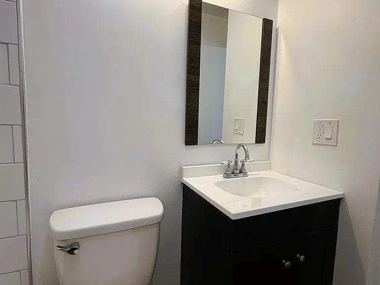 2951 Moffett Ave — Photo 18