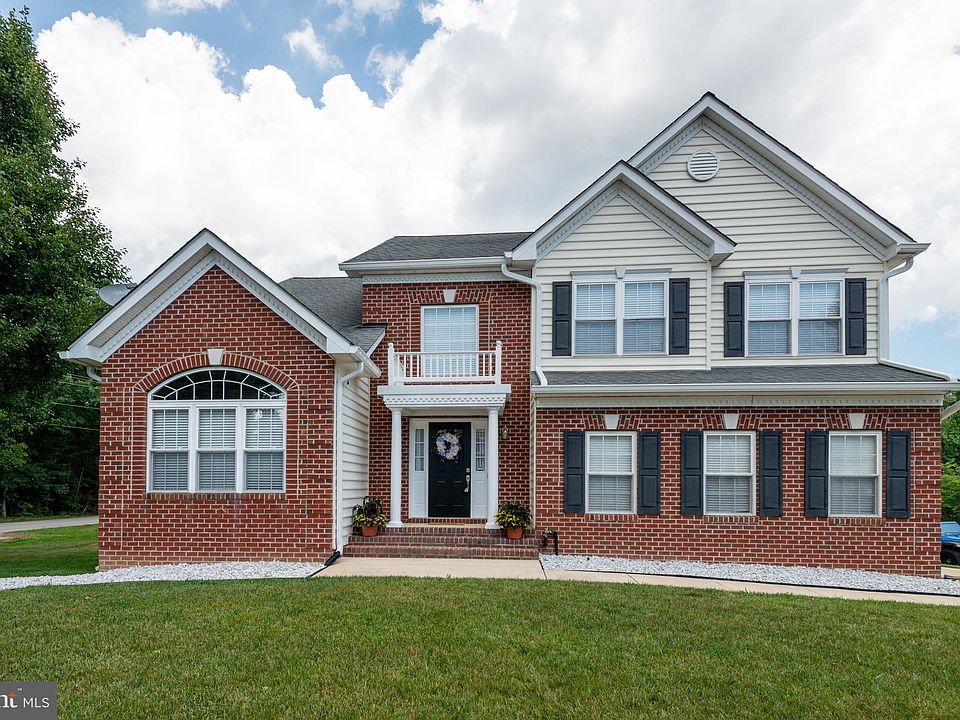1st image of 46280 Collette Ln