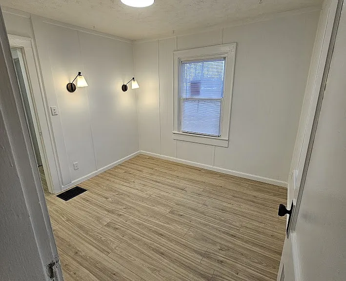 441 Cecil Ave — Photo 17