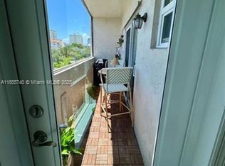 1650 S Le Jeune Rd APT 302, Coral Gables, FL 33134