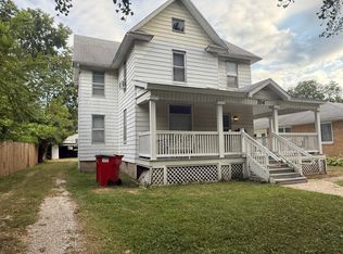 704 W White St, Champaign, IL